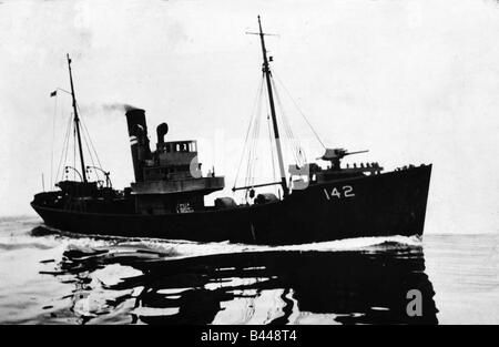 Armed Naval trawler involved in evacuating BEF HQ staff from Dunkirk during World War Two 1940 Stock Photo