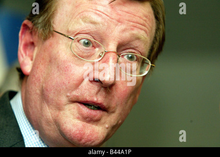 Ulster Unionist Leader David Trimble at his Party s headquarters April 2003 Stock Photo