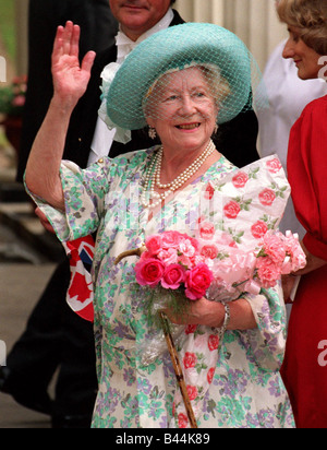 Queen Mother 94th birthday celebrations waving to crowd in August 1994 Stock Photo