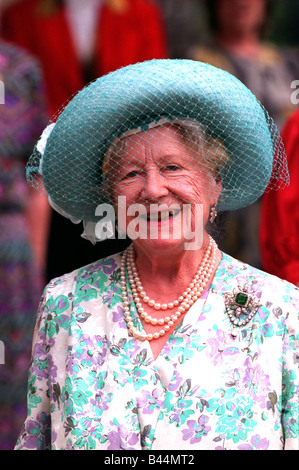 Queen Mother on her birthday outside Clarence House August 1994 Stock Photo