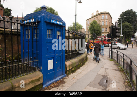 UK Scotland Glasgow Great Western Road Botanical Garden Police Call phone Box Stock Photo