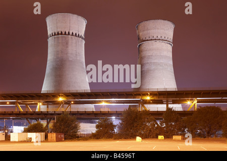 TINSLEY COOLING TOWERS DEMOLITION SHEFFIELD YORKSHIRE ENGLAND UNITED KINGDOM UK Stock Photo