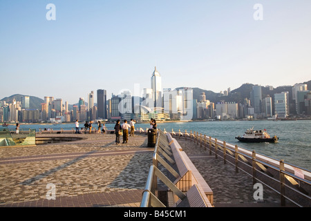 Boardwalk KowLoon with skyline of Hong Kong Island at night, Hong Stock ...