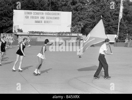 sports, roller skating, ladies team of the East German Roller Skate Association, 1963, Stock Photo