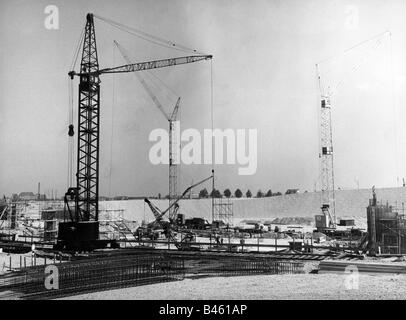 geography/travel, Germany, Munich, Olympiapark, construction 1968 - 1972, Olympic Stadium, construction site, 1969, crane, cranes, Olympic Tower, Olympic Games, Oberwiesenfeld, Bavaria, Europe, 20th century, historic, historical, people, 1960s, Stock Photo