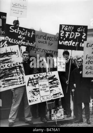 geography / travel, Germany, politics, demonstrations, Spiegel scandal, demonstrators with transparents, 1962, Stock Photo