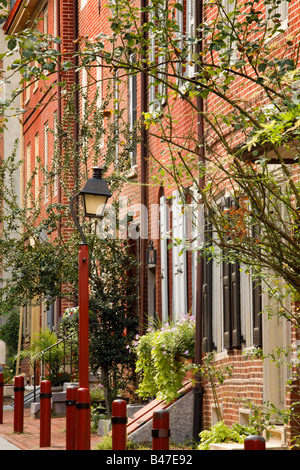 Historic Elfreth Alley oldest residential street in USA Philadelphia Pennsylvania Stock Photo