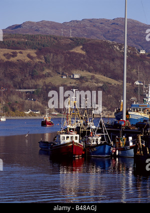 dh Loch Broom ULLAPOOL ROSS CROMARTY Fishing boats berthed harbour sea boat scotland highlands coastal Stock Photo