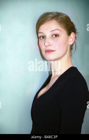 Lara, Alexandra Maria, * 12.11.1978, German Romanian actress, portrait, Hamburg, November 2003, Stock Photo