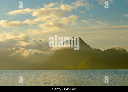 Looking across Loch Scavaig from the village of Elgol to the Cuillin ...