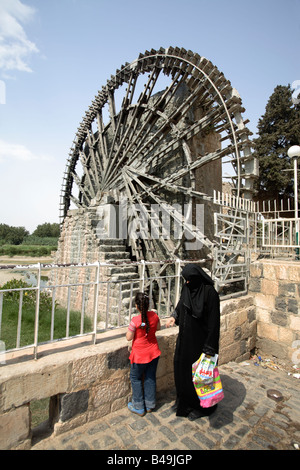 Giant wooden waterwheels aka Norias, on the Orontes River, Hama, Syria Stock Photo