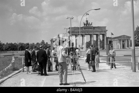 geography/travel, Germany, Berlin, Brandenburg Gate, Eastern side, 1966, Stock Photo