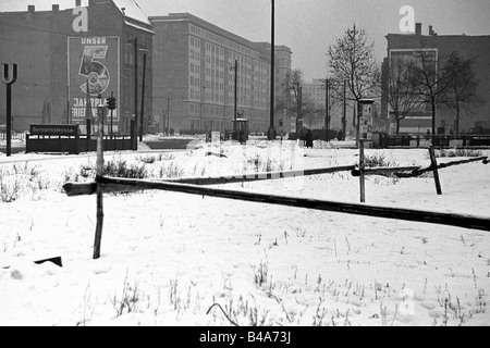geography/travel, Germany, Berlin, streets, Stalinallee, tube station Bersarinstrasse, early 1950s, , Stock Photo