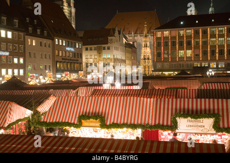 Nuremberg The world famous Nuremberg Christkindlesmarkt the Beautifull Fountain at the Hauptmarkt Stock Photo