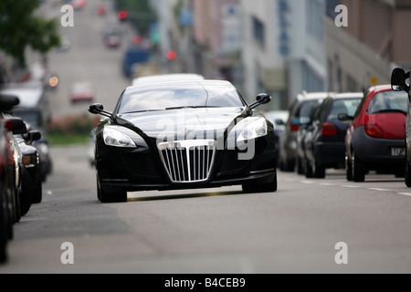 Car, Maybach Exelero Fulda, coupe/Coupe, model year 2005-, black, driving, diagonal from the front, frontal view, City, photogra Stock Photo