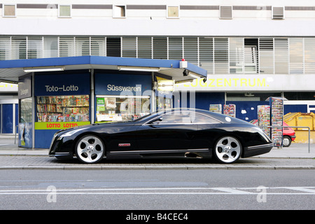 Car, Maybach Exelero Fulda, coupe/Coupe, model year 2005-, black, standing, upholding, side view, City, photographer: Hans Diete Stock Photo