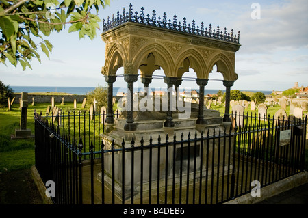 Grace Darling memorial sits in the graveyard of St. Aidans Church, Bamburgh, Northumberland, England. Stock Photo