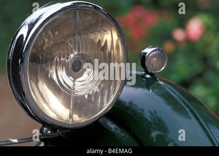 Car, Rover 10, 25 Nizam Sports, model year 1931-1032, dark-green,  vintage car, 1930s, thirties,  detail, details, headlights, h Stock Photo