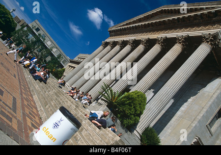 Students relaxing on steps, University of Witwatersrand, Johannesburg, South Africa Stock Photo
