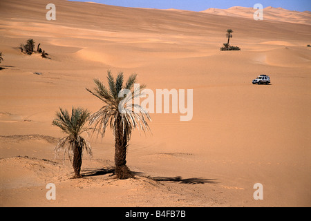 Jeep safari in the Ubari Sand Sea, Sahara Desert, Libya Stock Photo