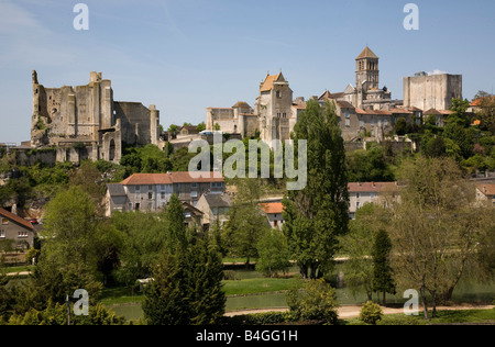 Chauvigny bei Poitiers, Cité-Médiévale, Blick von Südosten Stock Photo