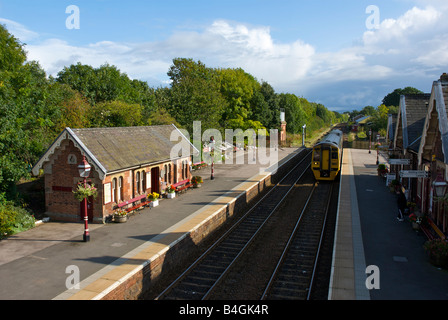 Train arriving at Appleby railway station, on the Settle-Carlisle line, Eden Valley, Cumbria, England UK Stock Photo