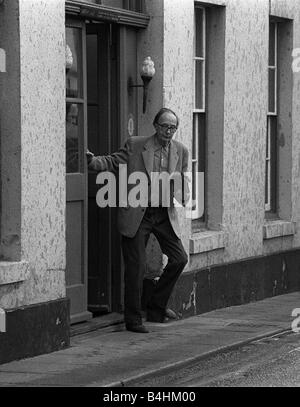 Charles Hawtrey Carry On actor in April 1988 looking old and frail Stock Photo