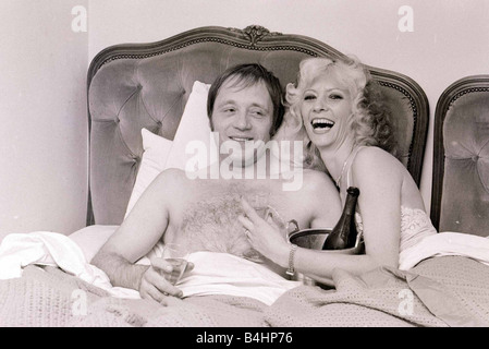 John Bindon actor with girlfriend Vicki Hodge celebrating after winning his court case at the Old Bailey Stock Photo