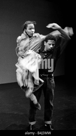 Ralph Lemon and Bebe Miller seen here performing Parallels in black at The Place theatre Stock Photo