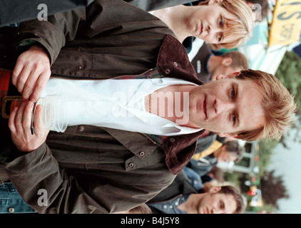 Actor Ewan McGregor August 1998 at Crieff Highland Games enjoying a pint before his film premiere of new movie called Velvet Goldmine in Edinbugh Stock Photo