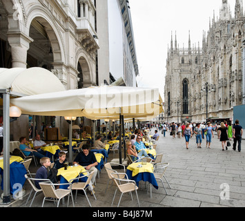 Cafe outside the Duomo (Cathedral), Piazza Duomo, Milan, Lombardy, Italy Stock Photo