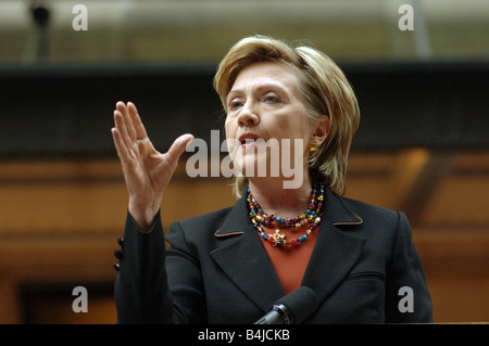 NY Senator Hillary Rodham Clinton comments on the government bailout package outside the Federal Reserve Bank of New York Stock Photo