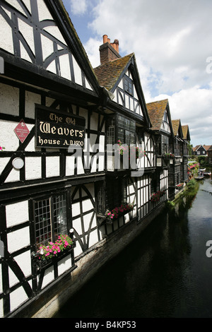 City of Canterbury, England. Old Weavers House Restaurant on the banks of the River Stour, near Canterbury’s St Peters Street. Stock Photo