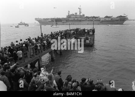 Royal Navy task force set sail fot the Falklands following the invasion by Argentine forces Our Picture Shows HMS Hermes flag shipof the task force leaving Portsmouth Stock Photo