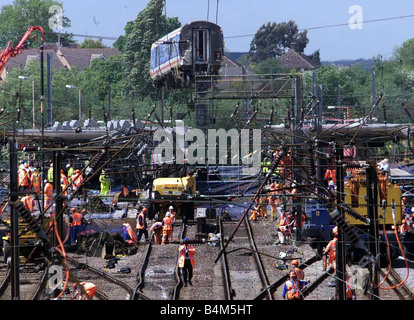 Potters Bar Rail Crash Train Accident The last of the carriages is removed from the platform from the East Coast line station and placed on a lorry to be taken away May 2002 Stock Photo