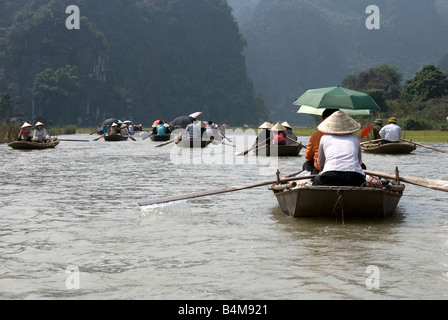 A boat ride on the Ngo Dong River Tam Coc, Vietnam Stock Photo