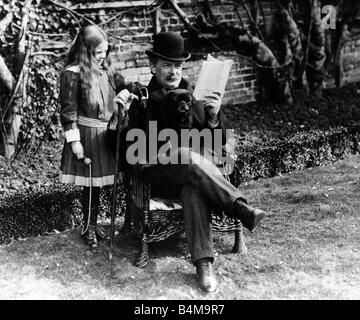 David Lloyd George British Prime Minister 1911 with daughter Megan in Folkestone Stock Photo