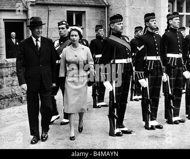 eisenhower elizabeth president queen inspect ii alamy dwight 1959 aug he