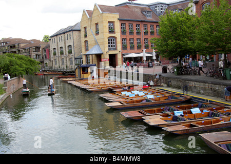 Punts Outside Scudamore's Punting Company, Cambridge, Cambridgeshire, UK Stock Photo