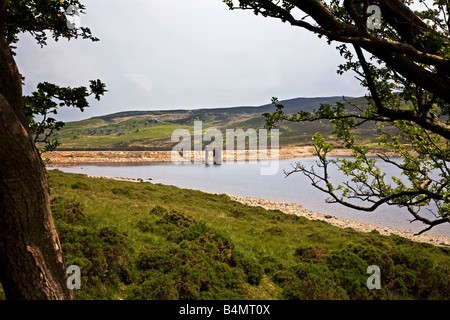 Llyn Cowlyd reservoir and dam, part of the nearby Dolgarrog Hydro site, Snowdonia, North Wales Stock Photo