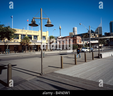 Hotel Pubs along Cowper Wharf Roadway at Woolloomooloo Bay Stock Photo