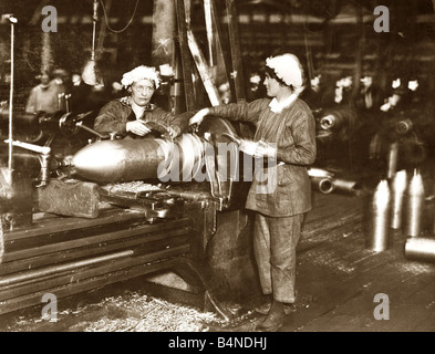 World War One WWI Munition factory workers Women walking to work in the ...