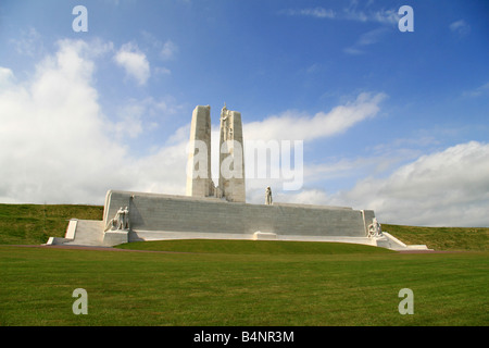 The amazing Canadian World War One Memorial at the Vimy Ridge National ...