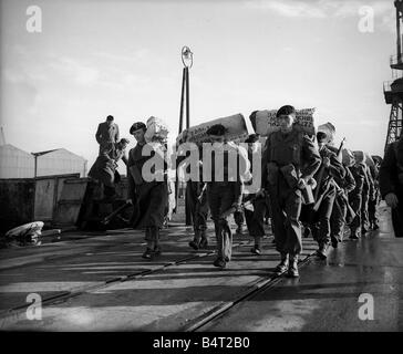 Suez Crisis 1956 Troops from Deerbolt Army Camp at Barnard Castle Stock ...