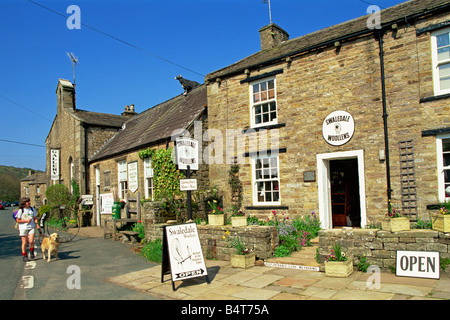 England, Yorkshire, Yorkshire Dales, Swaledale, Woollen Shop in Muker Stock Photo