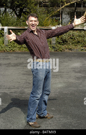 Emmerdale actor Tony Audenshaw shows off his trim figure after his ...