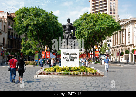 a quiet sunday morning on rambla nova in tarragona, spain Stock Photo