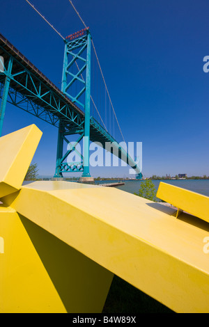 Sculpture in Odette Park (Windsor) and the Ambassador Bridge spanning the Detroit River between the cities of Windsor Stock Photo