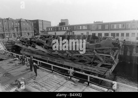 Raising The Mary Rose December 1982 The wreck of the Mary Rose in dry dock at Porstmouth after being lifted from the seabed off Stock Photo