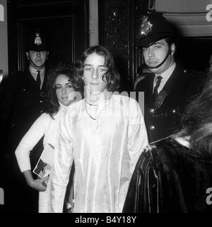 Elizabeth Taylor Oct 1970 and Richard Burton attens Liz s son Michael Wilding Jnr s 18 Wedding to Beth Clutter 19 Dame Elizabeth Taylor Collection Stock Photo